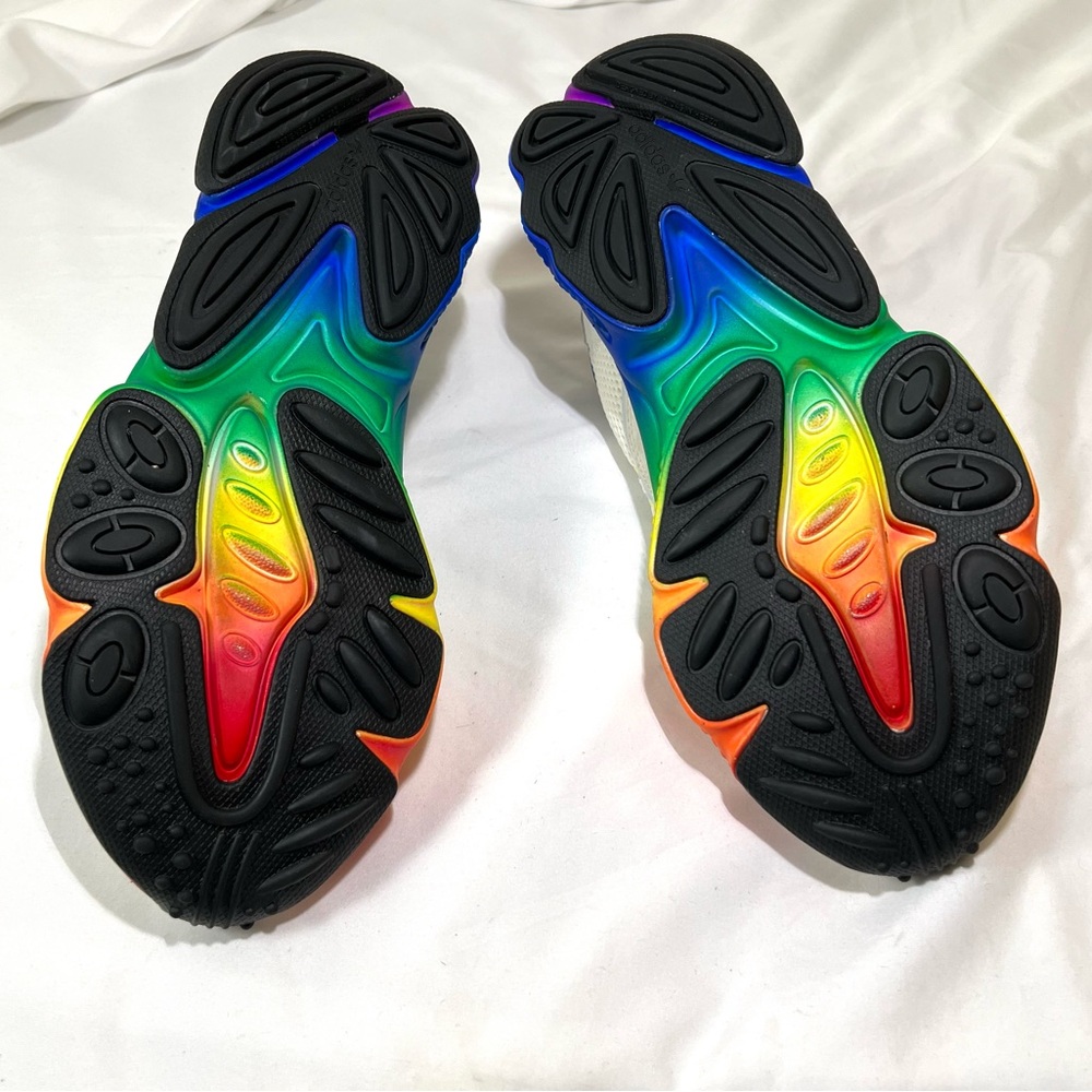 adidas Ozweego
Pride (2019) Men’s size 8.5 - Picture 4 of 6